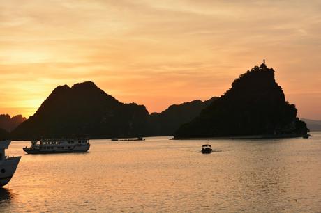 Halong Bay- una de las 7 maravillas naturales del mundo