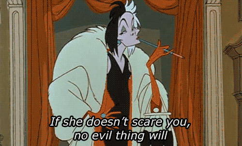 Book Tag #26: Club de Villanos If she doesn't scare you no evil thing will. - Cruella de Vil #Disney #gif