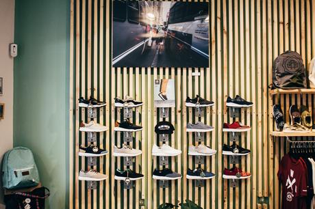 When We Are United With WAU WAU_Brand_Valencia_Flagship_Store_City_Urban_We_Are_United_Charlie_Cole_Sergio_Herrero_Street_Style_Menswear_Fashionisto (13)
