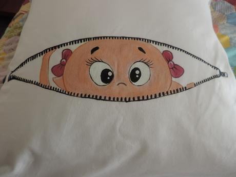 DIVERTIDA CAMISETA DE EMBARAZADA PINTADA A MANO DIVERTIDA CAMISETA DE EMBARAZADA PINTADA A MANO