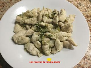 PECHUGA A TROCITOS CON PIMIENTOS VERDES PECHUGA A TROCITOS CON PIMIENTOS VERDES