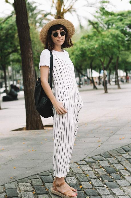 Look del Día: Striped Jumpsuit & Polka Shoes Camiseta, mono Bershka, Sandalias Polka Shoes, sombrero Lack of Color, Bolso Pepe Moll