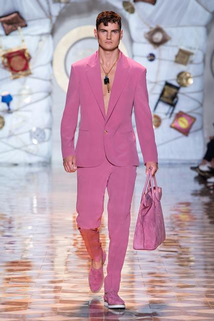 Tendencias en moda masculina para novios 2016 - Foto: Versace