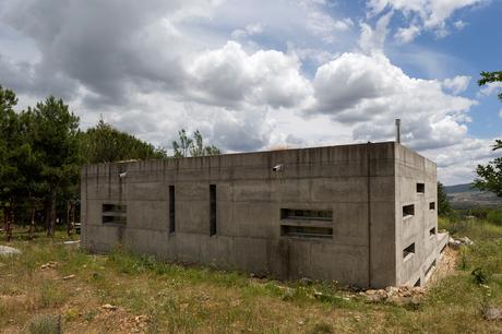 Refugio autogestionado para un montañero Refugio autogestionado para un montañero