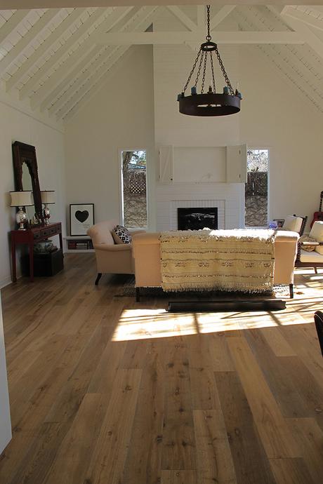 antes y después de un salón con una mezcla de estilos chic y actual antes y después de un salón con una mezcla de estilos chic y actual