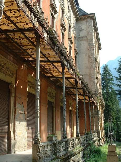 Un gran hotel abandonado que fue imagen de la dolce vita. Hotel abandonado San Pellegrino