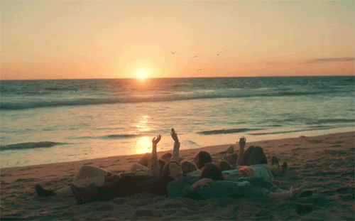 ~♥ Top Ten (Tuesday) #47 : Actividades veraniegas favoritas, que no sean leer. https://66.media.tumblr.com/fdb705288aa017c825c719d2b840d8f3/tumblr_o20hnvysaW1tmfkd9o1_500.gif