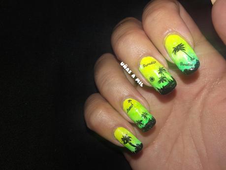 uñas_a_mil_nail_art_palmeras_degradado_water_decals_diseño_uñas_decración_amarillo_verde_azul_esmaltes_verano_veraniego (3)