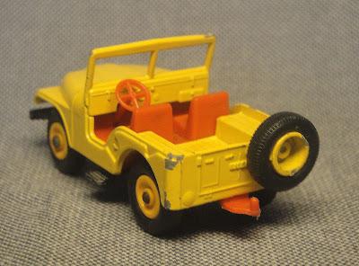 Jeep amarillo