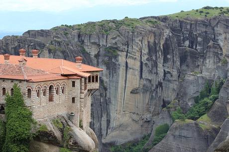 Meditando en los Monasterios de Meteora en Grecia Meditando en los Monasterios de Meteora en Grecia