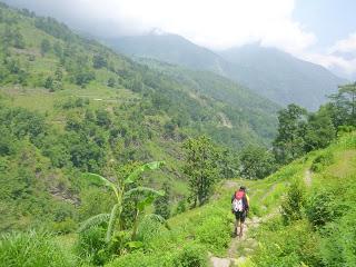 ANNAPURNA CIRCUIT ETAPA 1: BHULBHULE (849 m) - CHAMJE (1430 m)