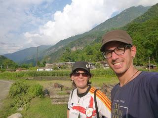 ANNAPURNA CIRCUIT ETAPA 1: BHULBHULE (849 m) - CHAMJE (1430 m)