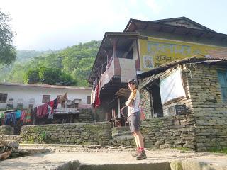 ANNAPURNA CIRCUIT ETAPA 1: BHULBHULE (849 m) - CHAMJE (1430 m)