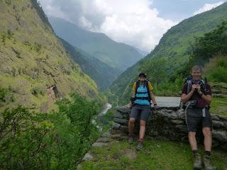 ANNAPURNA CIRCUIT ETAPA 1: BHULBHULE (849 m) - CHAMJE (1430 m)