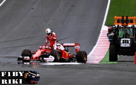 Vettel abandona gracias al reventon de uno de sus neumáticos