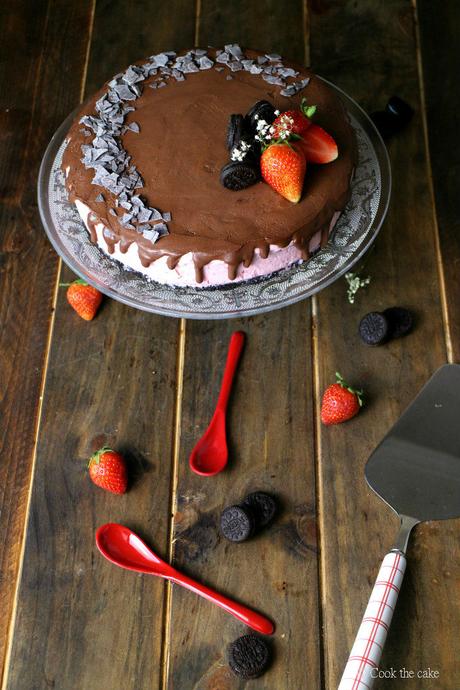 Cheesecake helado de fresas, chocolate y Oreo cheesecake-de-fresa, tarta-helada-de-fresa, strawberry-cheesecake