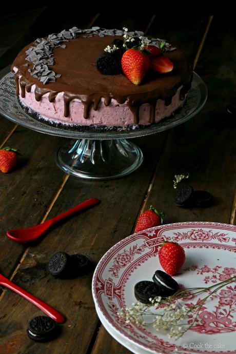 Cheesecake helado de fresas, chocolate y Oreo cheesecake-de-fresa, tarta-helada-de-fresa, strawberry-cheesecake