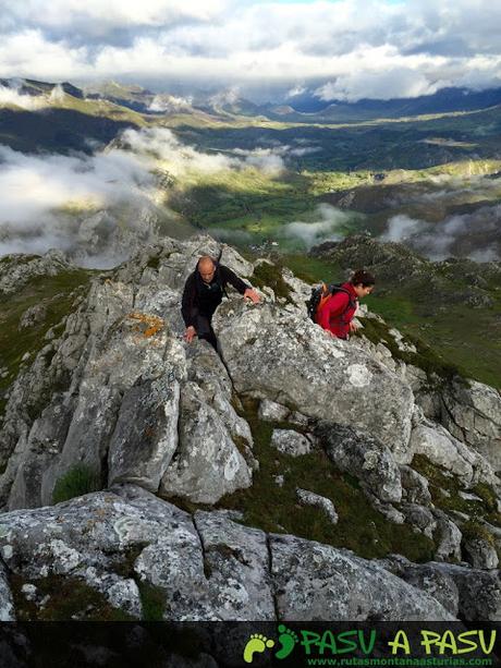 Atravesando bloques en la sierra de la Serrona