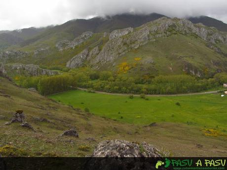 Vista sobre la carretera desde el Cordal de la Loba