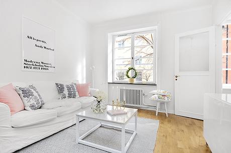 Un salón NÓRDICO-CLÁSICO RENOVADO con toques de rosa cuarzo! Un salón NÓRDICO-CLÁSICO RENOVADO con toques de rosa cuarzo!