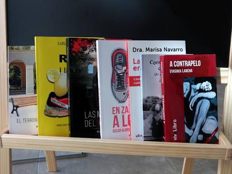La editorial viveLibro cierra la temporada con sus autores en la librería Libros de Arena. La editorial viveLibro cierra la temporada con sus autores en la librería Libros de Arena.