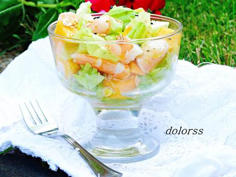 Ensalada fresca con gambas y albaricoques Ensalada fresca con gambas y albaricoques
