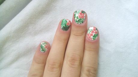 MANICURA VERANIEGA. Colaboración con NICOLE DIARY. MANICURA VERANIEGA. Colaboración con NICOLE DIARY.