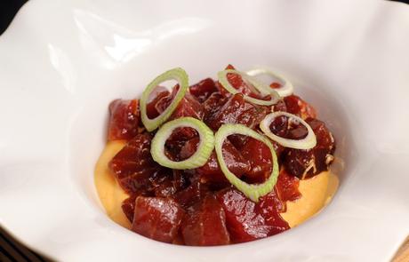 Tartar de atún rojo de almadraba con mayonesa de salsa kimchi