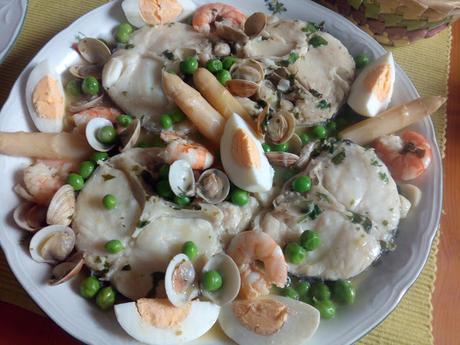 MERLUZA CON LANGOSTINOS A LA KOXKERA (A la Donostaria o a la Vasca) MERLUZA CON LANGOSTINOS A LA KOXKERA (A la Donostaria o a la Vasca)