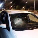 Taxistas agreden a choferes de Uber , destruyen vehículos y les roban