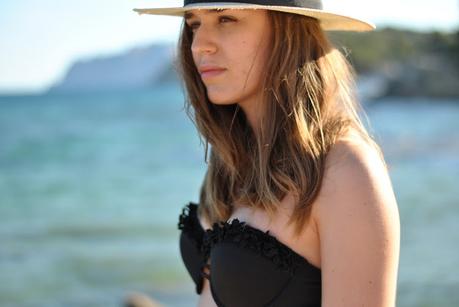 Black Bikini and White Lace Black Bikini and White Lace