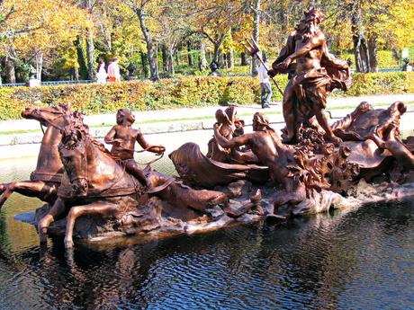 Las grandiosas esculturas de La Granja de San Ildefonso en plomo pintado