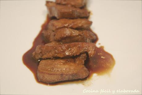 SOLOMILLO DE CERDO CON SALSA DE SOJA SOLOMILLO DE CERDO CON SALSA DE SOJA