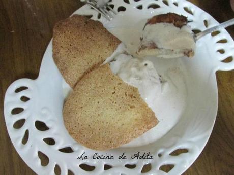 Torrija con helado de canela y crujiente Torrija con helado de canela y crujiente