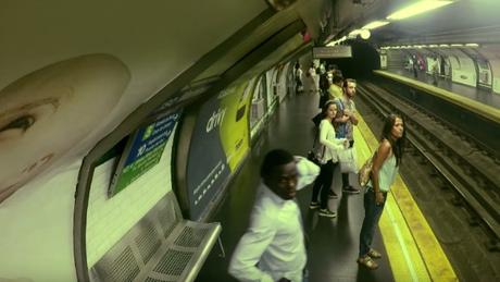 Un tren fantasma en el metro de Madrid para promocionar la película ‘Cazafantasmas’