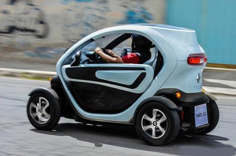 El Renault Twizy, abrió el circuito de Riobamba CADCH 2016 El Renault Twizy, abrió el circuito de Riobamba CADCH 2016