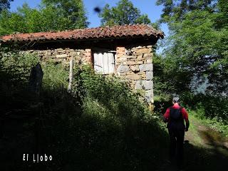 Xomezana Riba-La Forqueta'l L.lagüizu-La Foiz Pequeña-Puertos de Güeria-Valseco-Bovias