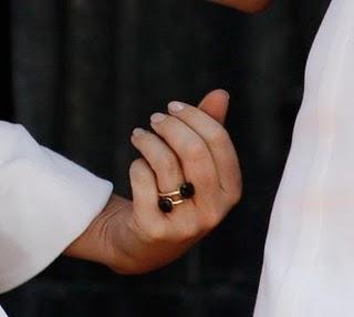 RINGS FOR EVERYONE // ANILLOS PARA TODOS RINGS FOR EVERYONE // ANILLOS PARA TODOS