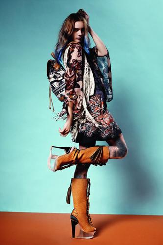 70s CLASSIC FASHION HITS // VUELTA A LOS 70'S topshop-spring-summer-2011-lookbook-1