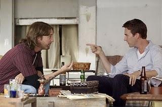 CRITICA: LEAVES OF GRASS (2009) - No todo es, lo que parece ser CRITICA: LEAVES OF GRASS (2009) - No todo es, lo que parece ser