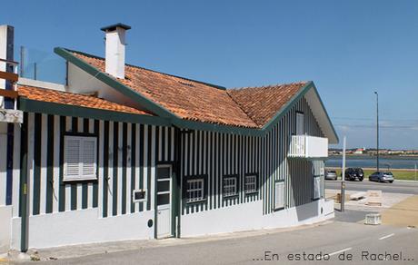 Costa Nova: coloridas casas de pescadores.