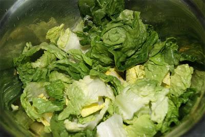 cómo preparar ensalada césar con gulas paso 1 cómo preparar ensalada césar con gulas paso 1