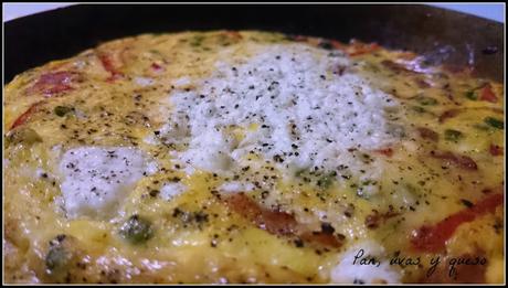 Frittata de bacon, guisantes y queso de cabra Frittata de bacon, guisantes y queso de cabra