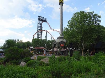 Zona del Maquinismo, Parque de Atracciones de Madrid. Abismo y La Lanzadera.