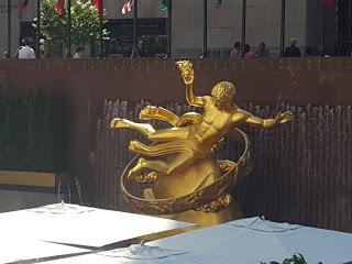 ROCKEFFELLER CENTER: TOP OF THE ROCK