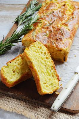 Pastel de calabacín, parmesano y romero