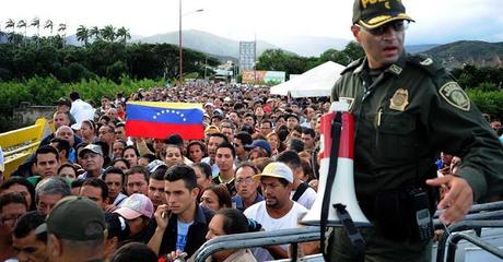 Hasta chavistas se abastecieron en Colombia