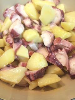 POCHAS CON PULPO Y PATATAS POCHAS CON PULPO Y PATATAS