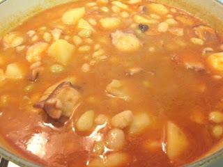 POCHAS CON PULPO Y PATATAS POCHAS CON PULPO Y PATATAS