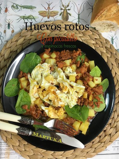 Huevos Rotos Con Picadillo Y Espinacas Frescas